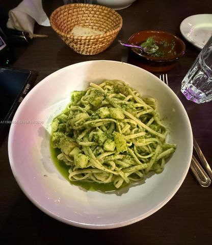 17010 W Dixie Hwy, North Miami Beach, FL 33160