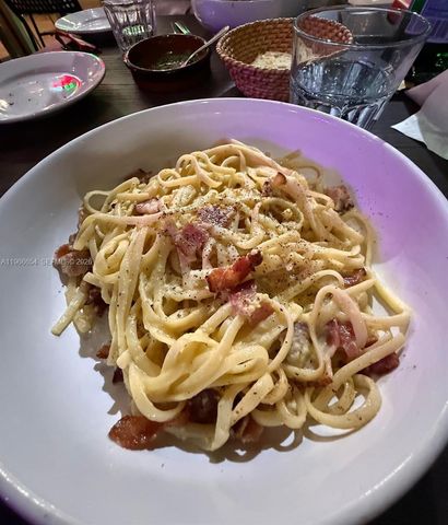 17010 W Dixie Hwy, North Miami Beach, FL 33160