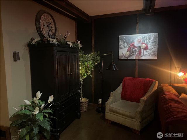 310 W Pine Street, Elma, WA 98541