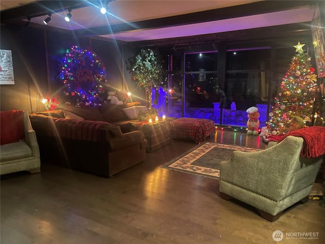 310 W Pine Street, Elma, WA 98541