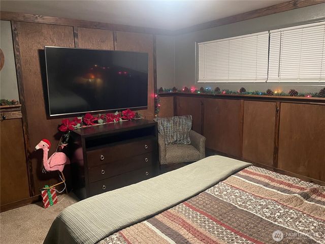 310 W Pine Street, Elma, WA 98541