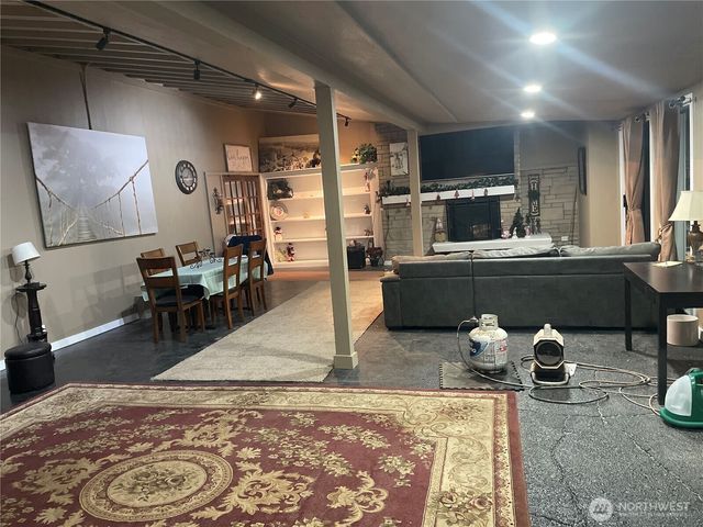 310 W Pine Street, Elma, WA 98541