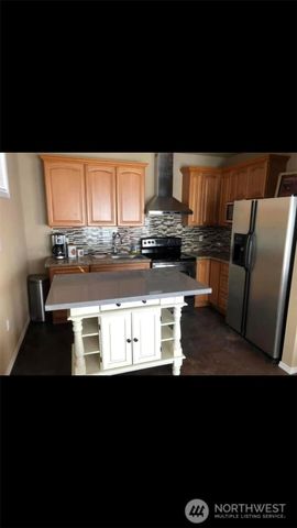 310 W Pine Street, Elma, WA 98541