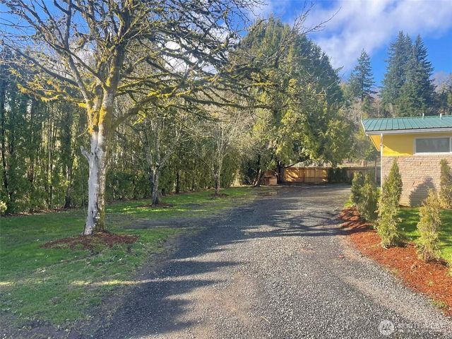 310 W Pine Street, Elma, WA 98541