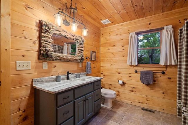 60 Clubhouse Court, Ellijay, GA 30536