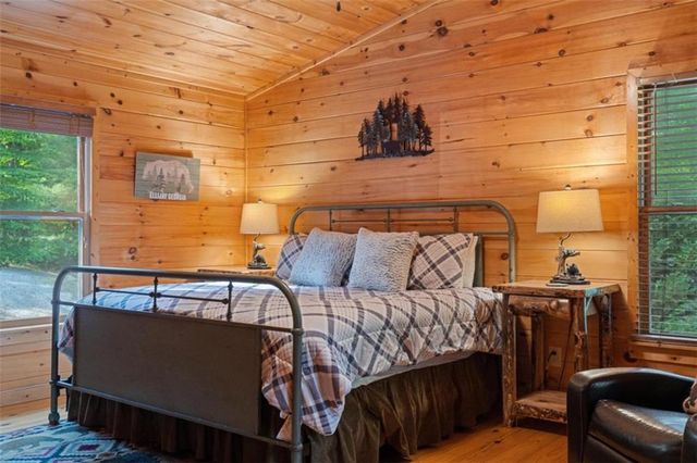 60 Clubhouse Court, Ellijay, GA 30536