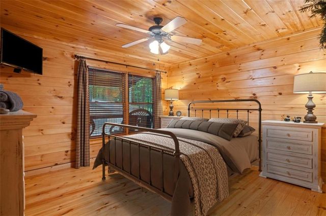 60 Clubhouse Court, Ellijay, GA 30536