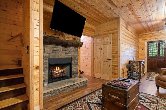 60 Clubhouse Court, Ellijay, GA 30536