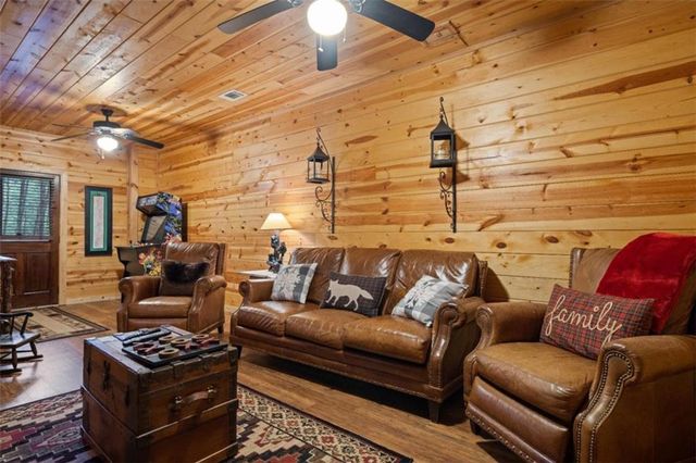 60 Clubhouse Court, Ellijay, GA 30536