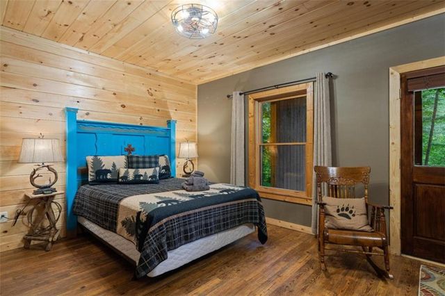60 Clubhouse Court, Ellijay, GA 30536