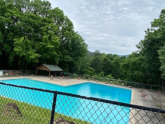60 Clubhouse Court, Ellijay, GA 30536