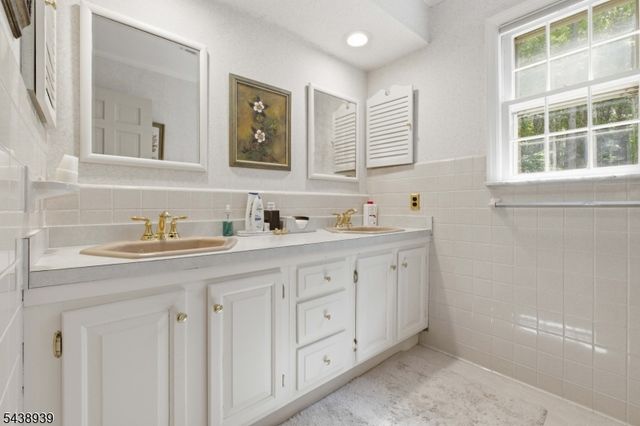 2 Tall Pines Rd, Harding Twp., NJ 07960