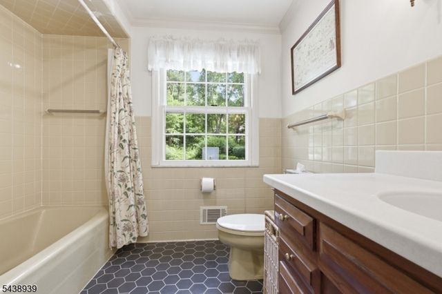 2 Tall Pines Rd, Harding Twp., NJ 07960