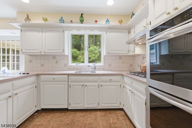 2 Tall Pines Rd, Harding Twp., NJ 07960