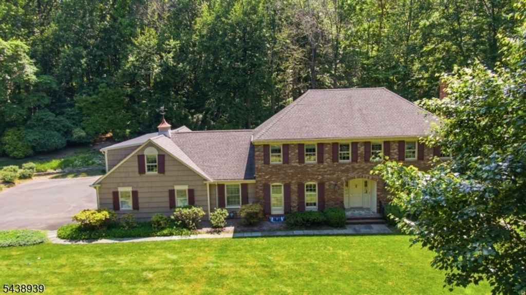 2 Tall Pines Rd, Harding Twp., NJ 07960