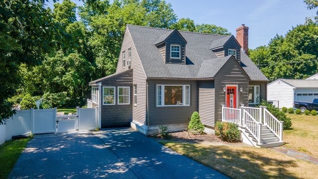 14 Nelson Street, Hopedale, MA 01747