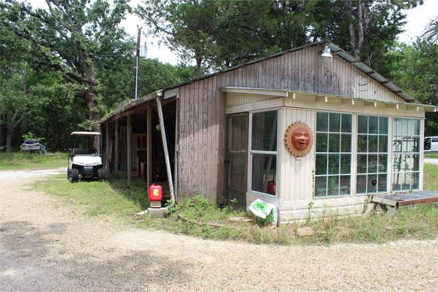 16583 Bowling Lane, Terrell, TX 75161