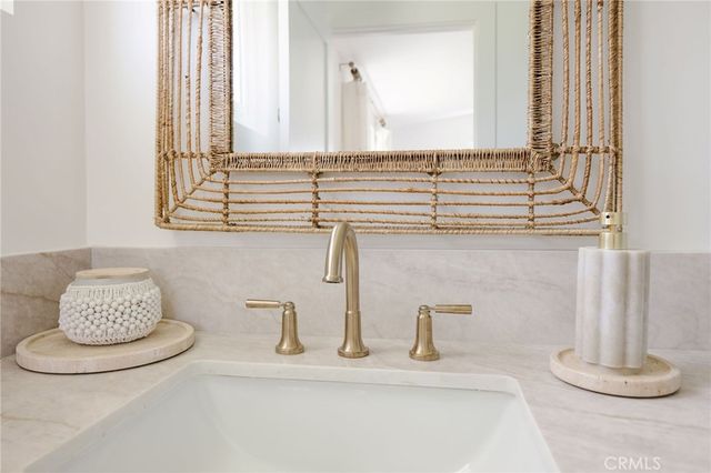 2323 Cornell, Costa Mesa, CA 92626