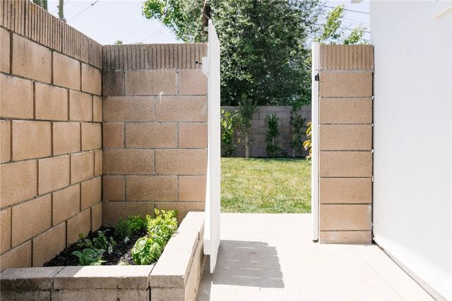 2323 Cornell, Costa Mesa, CA 92626