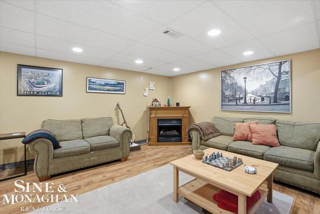 26658 Norma Avenue, Warren, MI 48089