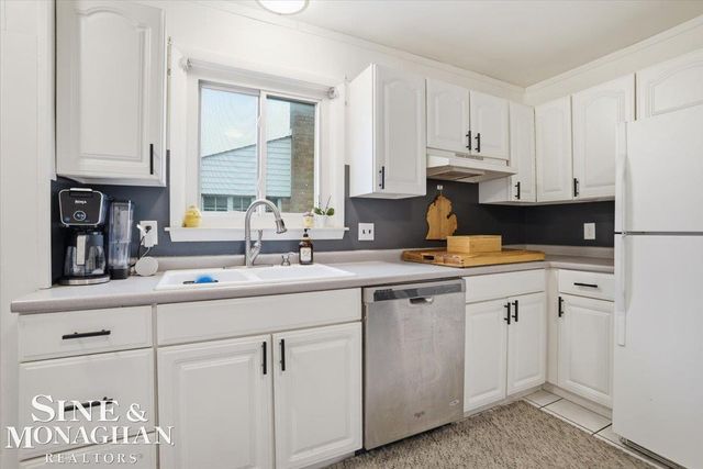 26658 Norma Avenue, Warren, MI 48089