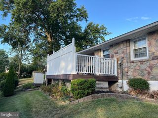 8 WELSH CT, Pottstown, PA 19464
