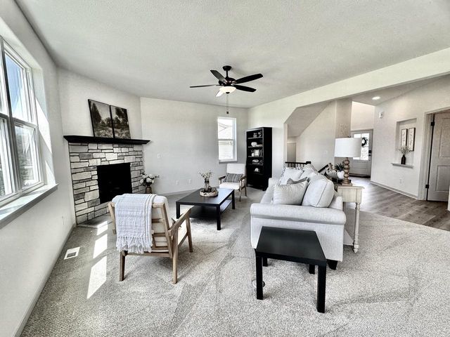 S54W25487 Pebble Brook COURT, Waukesha, WI 53189