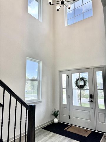 S54W25487 Pebble Brook COURT, Waukesha, WI 53189