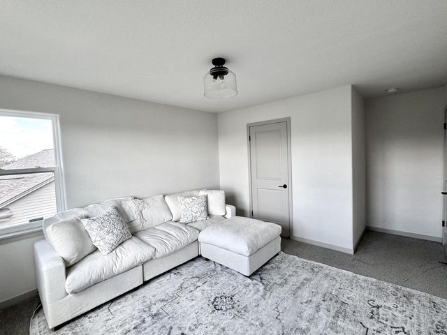 S54W25487 Pebble Brook COURT, Waukesha, WI 53189
