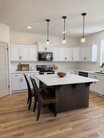 S54W25487 Pebble Brook COURT, Waukesha, WI 53189