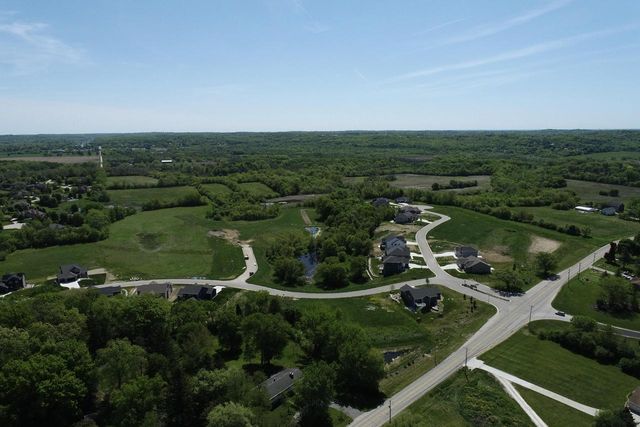 S54W25487 Pebble Brook COURT, Waukesha, WI 53189