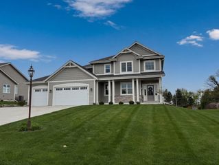 S54W25487 Pebble Brook COURT, Waukesha, WI 53189