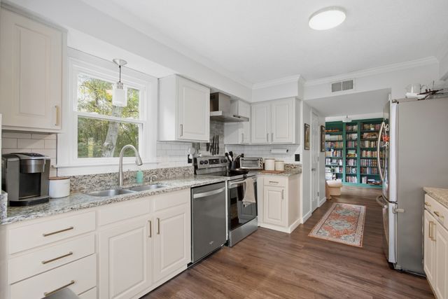 520 Fairhaven Ct, Nashville, TN 37211