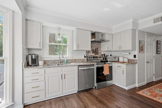 520 Fairhaven Ct, Nashville, TN 37211