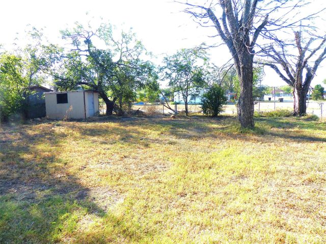 115 South, Brady, TX 76825