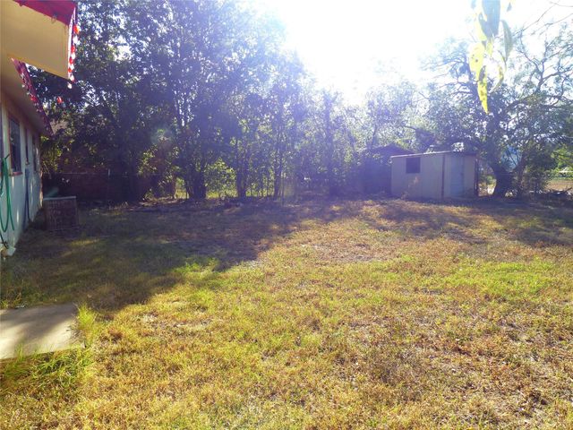 115 South, Brady, TX 76825