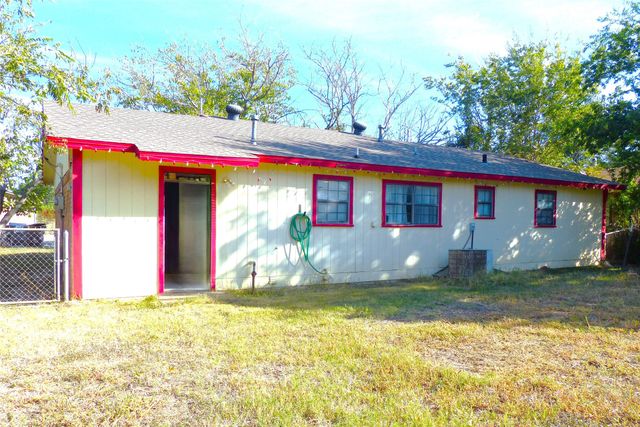 115 South, Brady, TX 76825