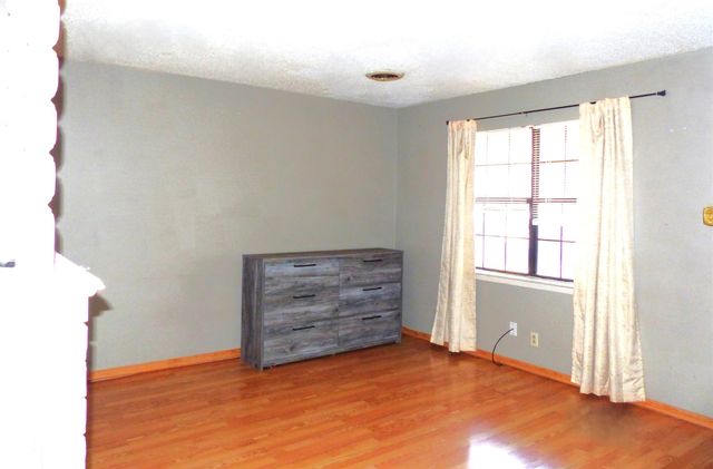 115 South, Brady, TX 76825