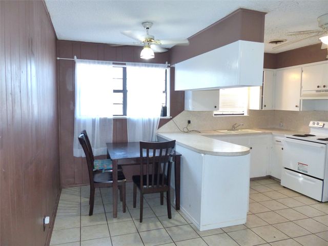 115 South, Brady, TX 76825