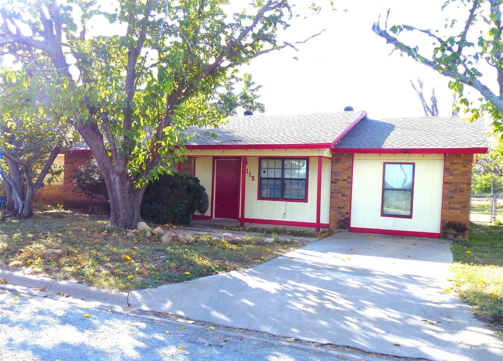 115 South, Brady, TX 76825