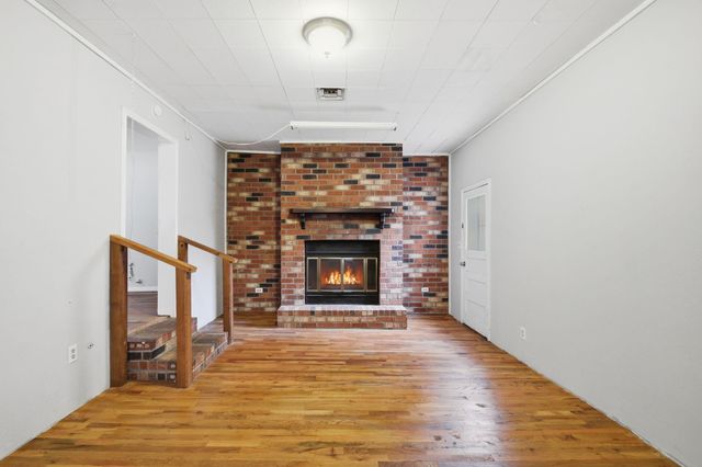 304 Baker Drive, Tomball, TX 77375