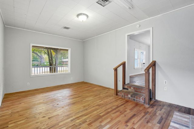 304 Baker Drive, Tomball, TX 77375