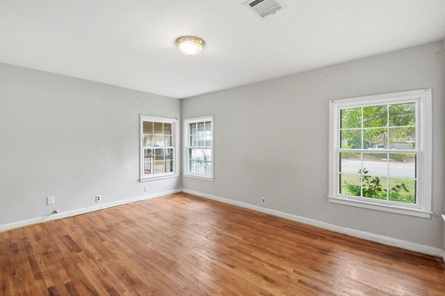 304 Baker Drive, Tomball, TX 77375