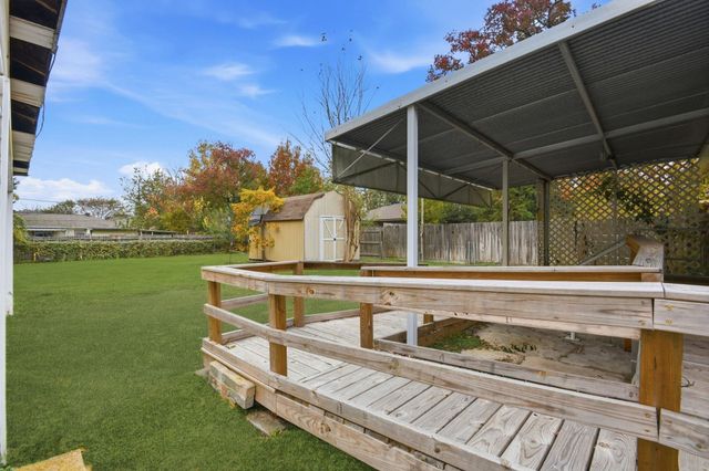 304 Baker Drive, Tomball, TX 77375