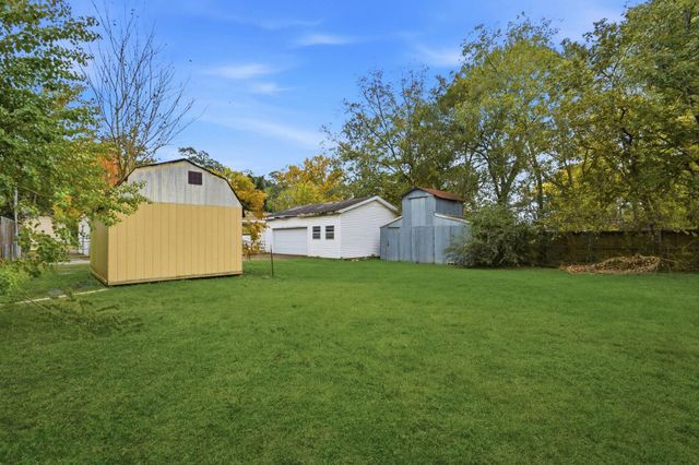 304 Baker Drive, Tomball, TX 77375