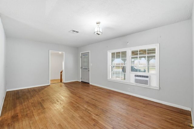 304 Baker Drive, Tomball, TX 77375