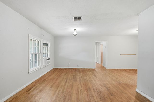 304 Baker Drive, Tomball, TX 77375