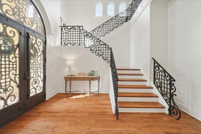 6807 Lupton Drive, Dallas, TX 75225