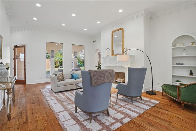 6807 Lupton Drive, Dallas, TX 75225