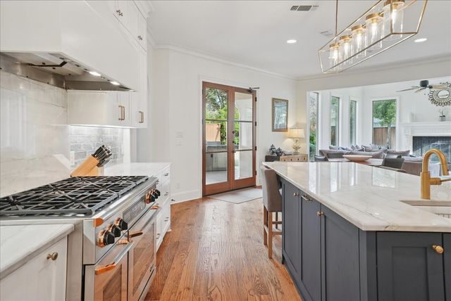 6807 Lupton Drive, Dallas, TX 75225